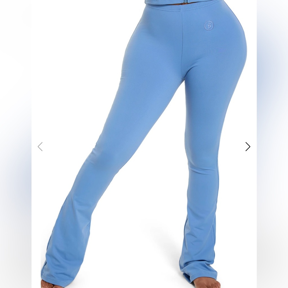 Body by Raven Tracy basic pants in powder blue - flared
